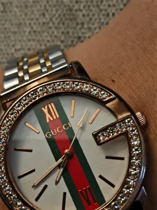 Reloj Gucci Oro Rosado y Plata con Cristales