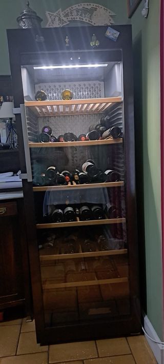 Vinoteca Liebherr 5 baldas haya