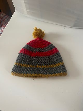Berretto di lana per bambini fatto a mano
