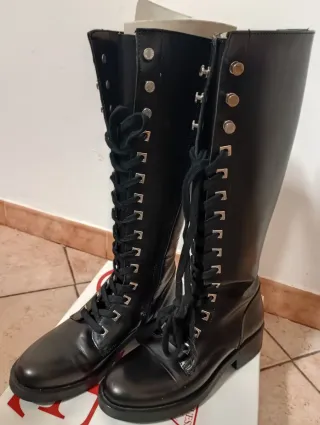 Stivali Guess neri in pelle