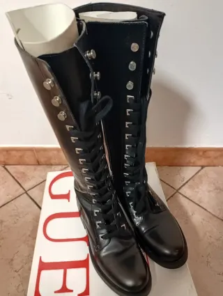 Stivali Guess neri in pelle