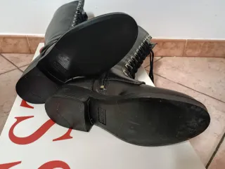 Stivali Guess neri in pelle