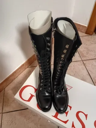 Stivali Guess neri in pelle