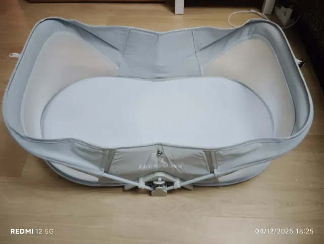 Cuna de viaje Lucky Dove con mosquitera. Sin usar.
