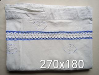 Sábanas de lino antiguas bordadas.