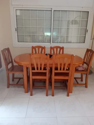 Mesa de pino macizo con 6 sillas