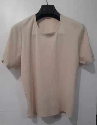 Lote 4 Camisetas: Verde, Beige, Negra y Blanca