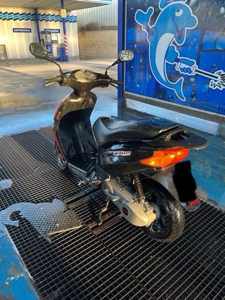 Moto Atlantis 49cc Roja