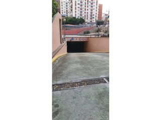 Garaje en venta en Artigas - Llefià en Badalona