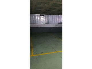 Garaje en venta en Artigas - Llefià en Badalona