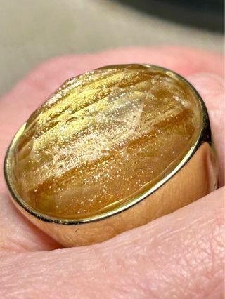 Anillo Luxenter Dorado con Aventurina Roja