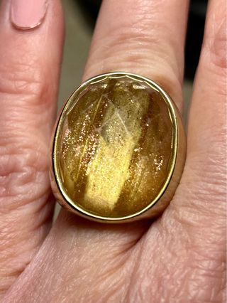 Anillo Luxenter Dorado con Aventurina Roja