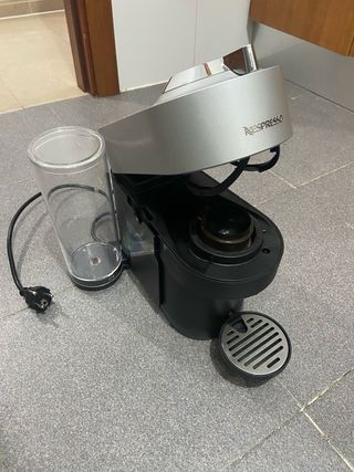 Cafetera Nespresso Vertuo Plata