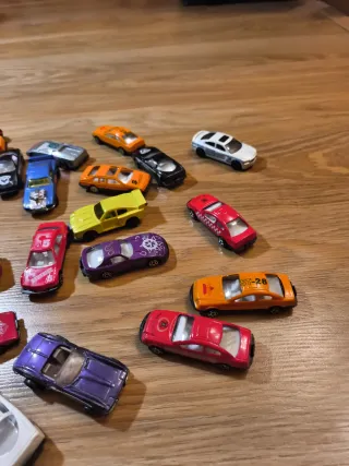 Lote coches Hot Wheels de juguete variados