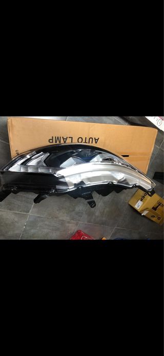 Foco Nissan Qashqai año 2014 2017 nuevo sin usar