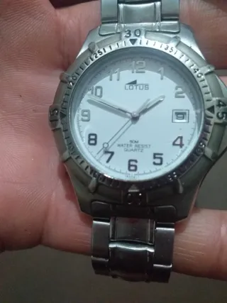 Reloj Lotus Plata y Blanco