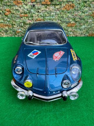 Alpine A110 – Bburago – Escala 1:16 (medidas 1.18)