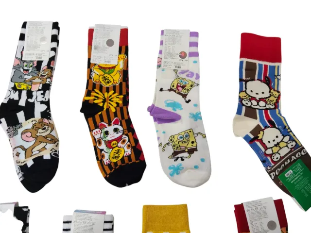 Calcetín sanrio, capibara, Doraemon,gato, esponja