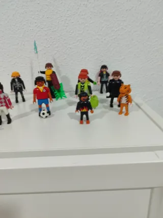 Lote Playmobil Varios Muñecos