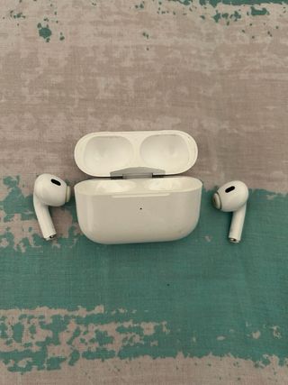 Custodia AirPods bianca