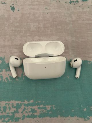 Custodia AirPods bianca