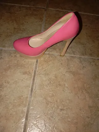 Zapatos de tacón fucsia con plataforma