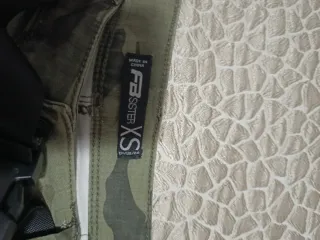 Pantalón cargo camuflaje militar