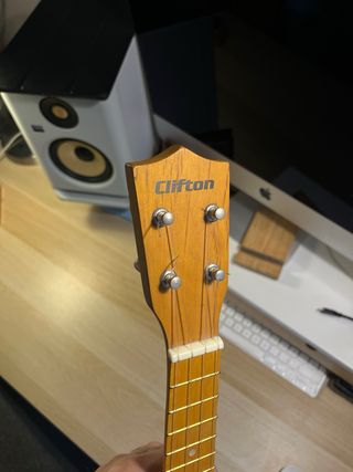 Ukelele Soprano Clifton