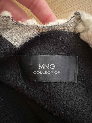 Capa Mango Lana Negra Bordada