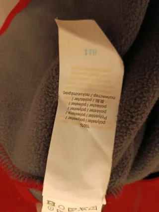 Forro polar rojo con cremallera