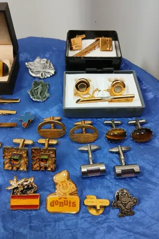 Lote Gemelos, Corbateros,  Pines...Vintage