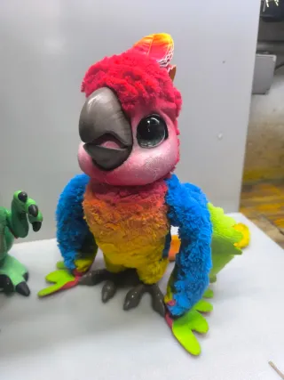 Loro y dinosaurio FurReal