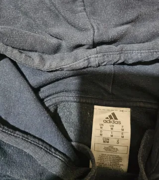 Sudadera Adidas con capucha negra