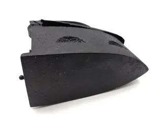 Plancha antigua de carbón de hierro forjado