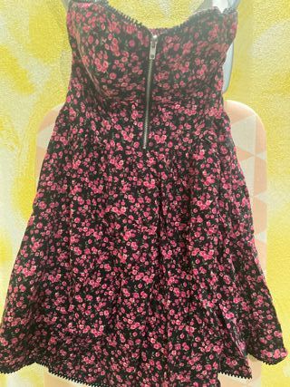 Vestito corto floreale nero e rosa