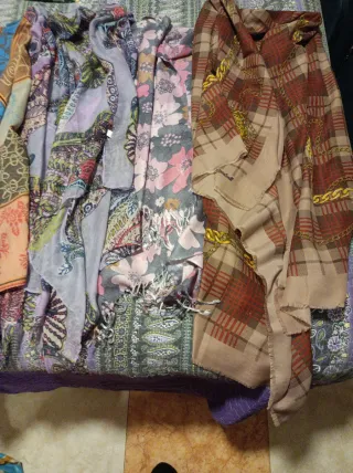 Lote  de 5 pañuelos grandes cuello