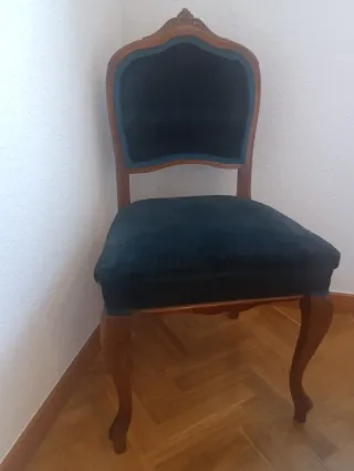 Silla antigua madera tapizada azul