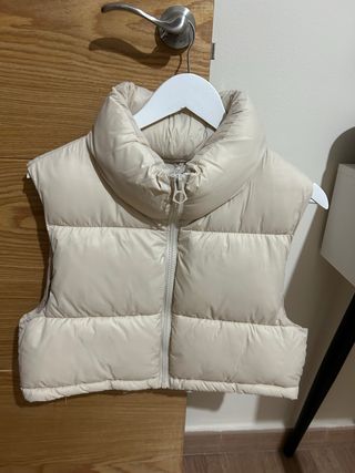 Chaleco beige stradivarius