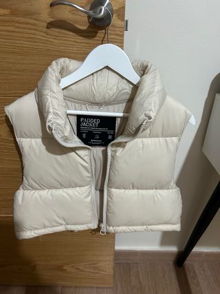 Chaleco beige stradivarius