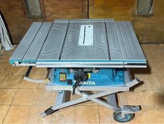 Sierra de mesa Makita