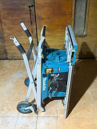 Sierra de mesa Makita