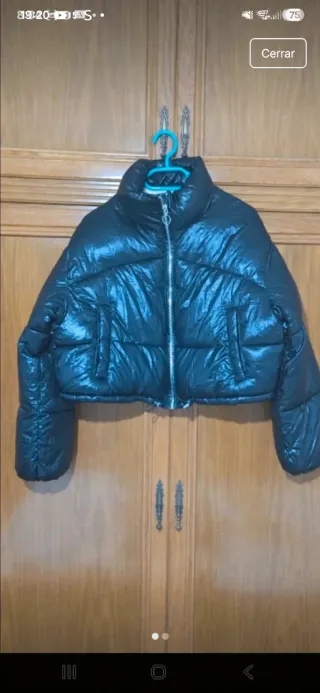 Plumas negras acolchadas