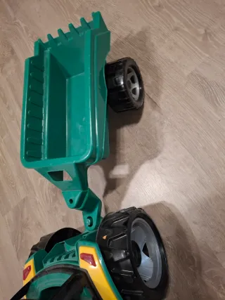 Trattore giocattolo con rimorchio per bambini