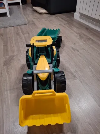 Trattore giocattolo con rimorchio per bambini