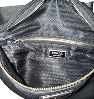 Riñonera de Re-Nylon y piel Saffiano de PRADA