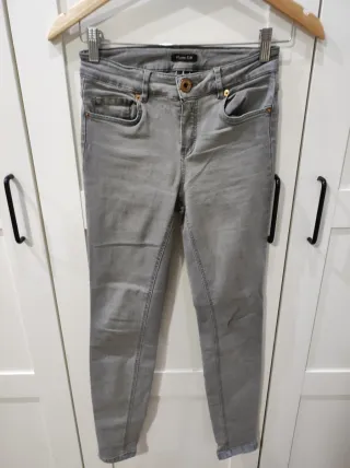 Pantalón vaquero gris Massimo Dutti