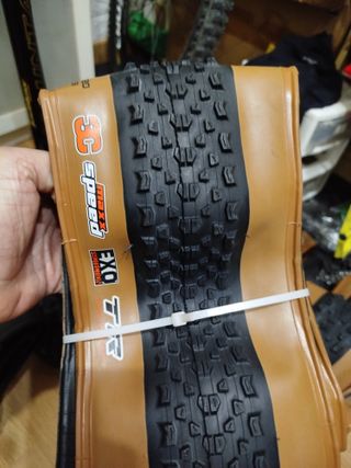 Cubierta Maxxis Ikon 29x2.20 3C EXO TR