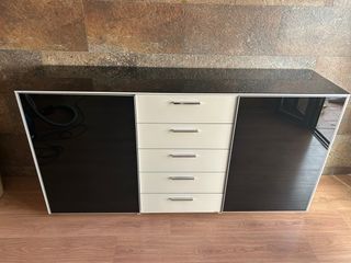 Aparejador moderno blanco y negro