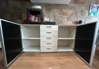 Aparejador moderno blanco y negro