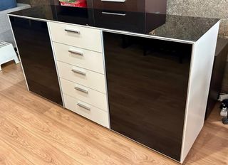 Aparejador moderno blanco y negro